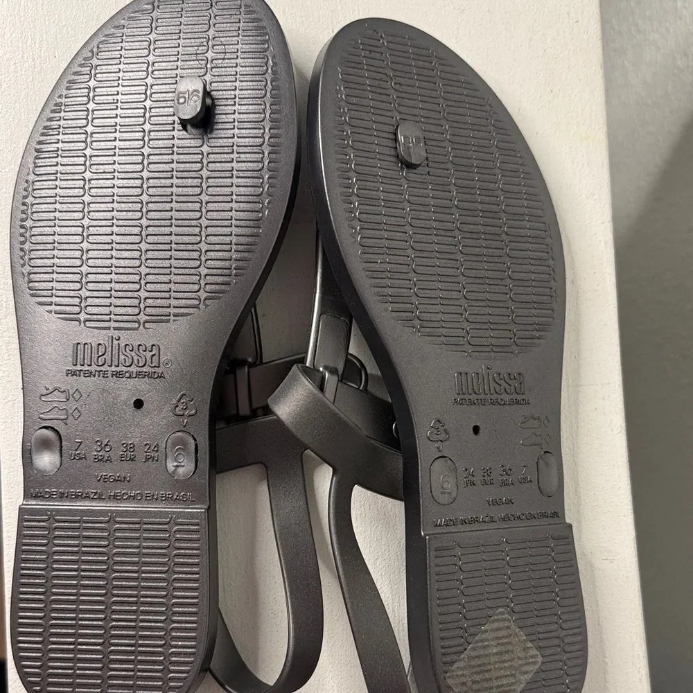 NEW- Melissa womens grey jelly Sandals- size 7
